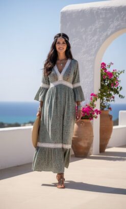 vestido de seda con puntilla celeste