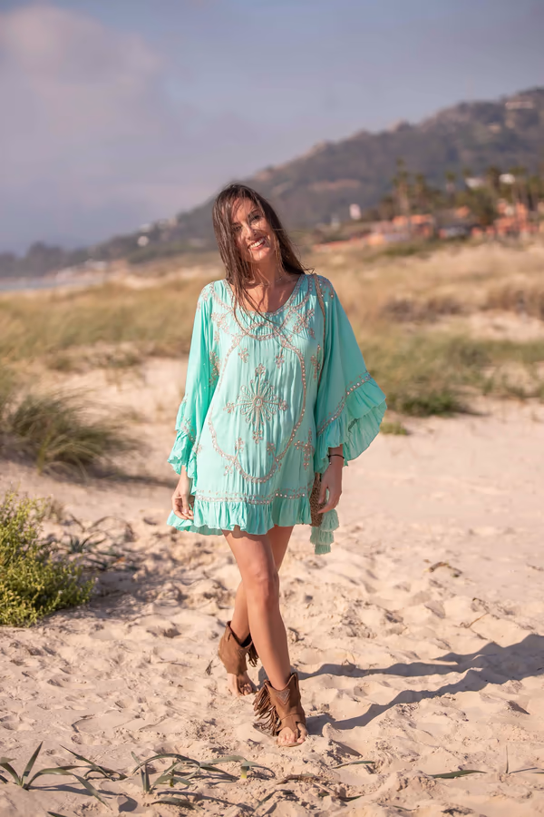 Poncho Espalda Descubierta Maui Bordado - Imagen 6