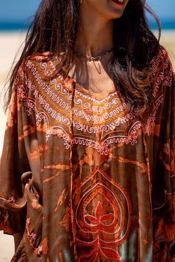 Poncho Bordado Waikiki - Imagen 8