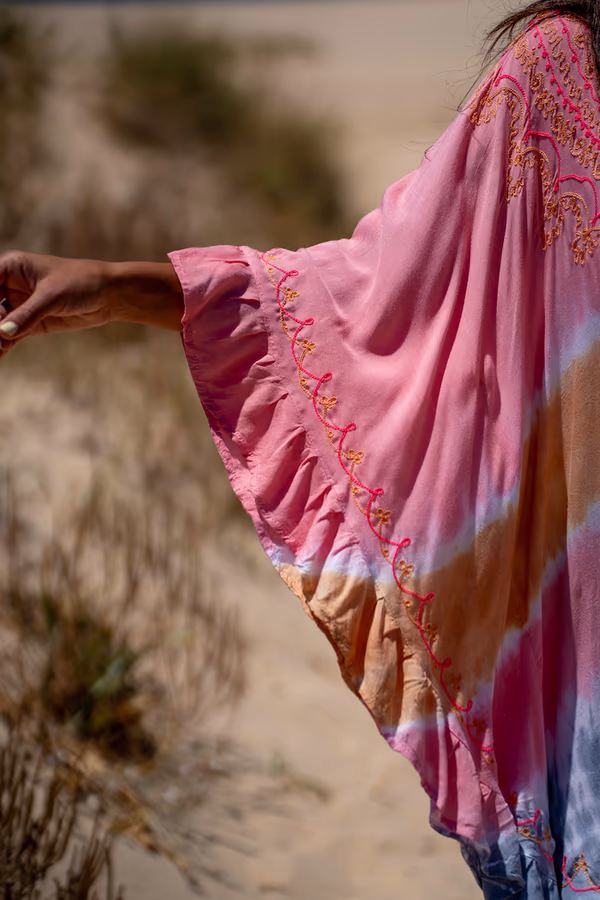 Poncho Bordado Waikiki - Imagen 5