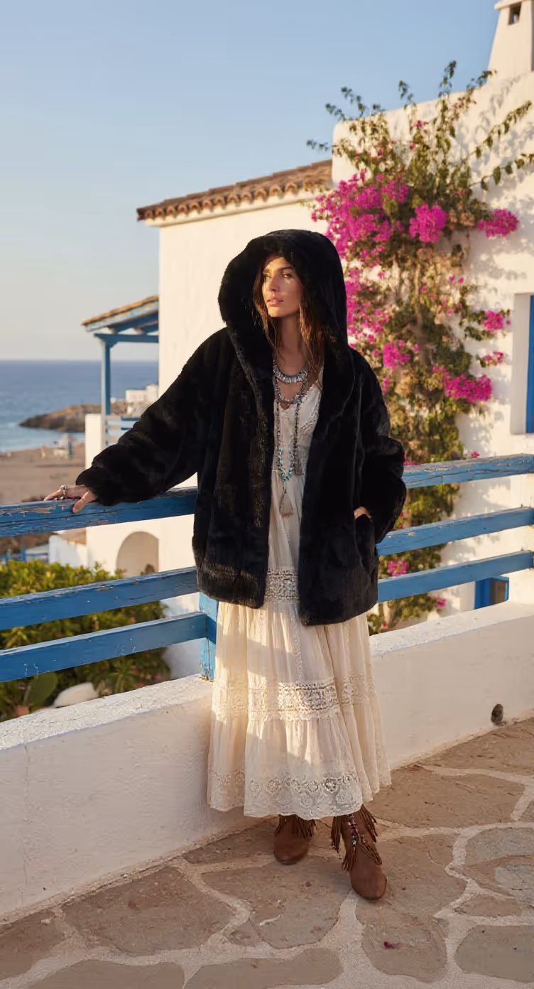 Maxi Abrigo con capucha Valerie – Image 3